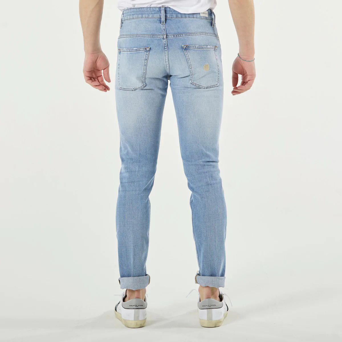 Schicker hellblauer Slim Fit-Jeansstoff