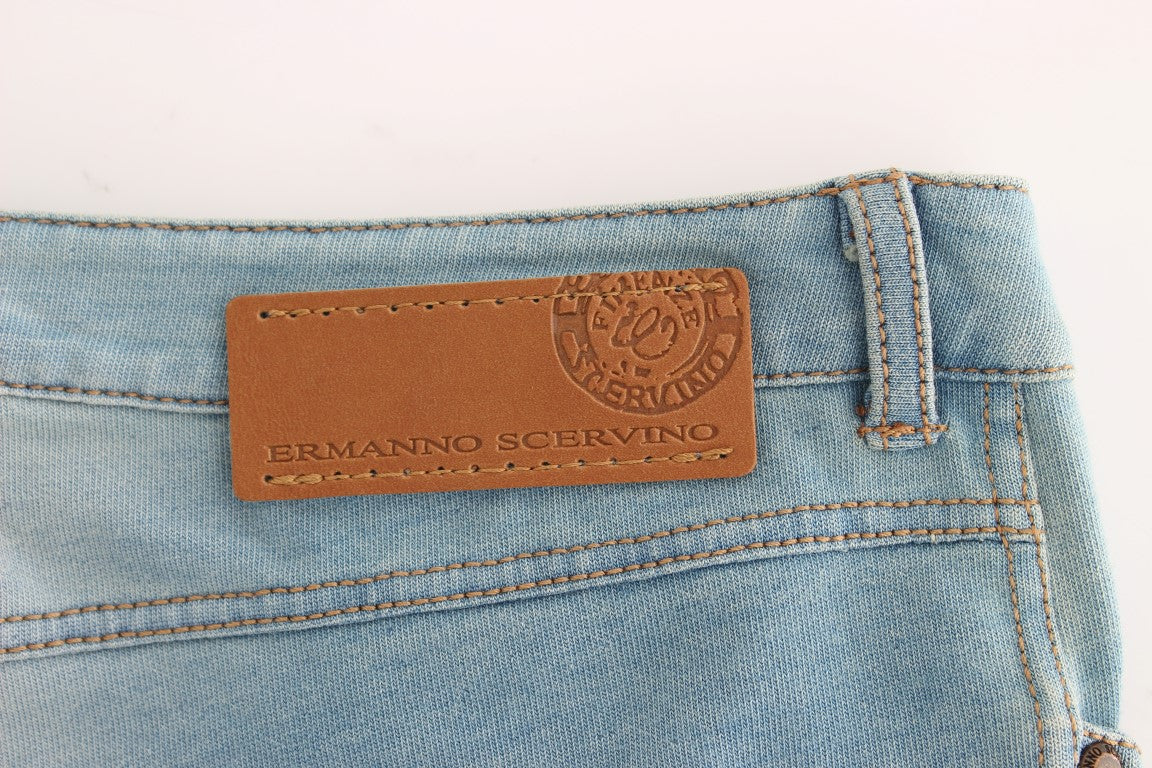 Elegante hellblaue Capri Jeans