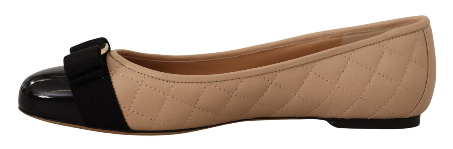 Elegante Flats aus gestepptem Leder – schickes zweifarbiges Design