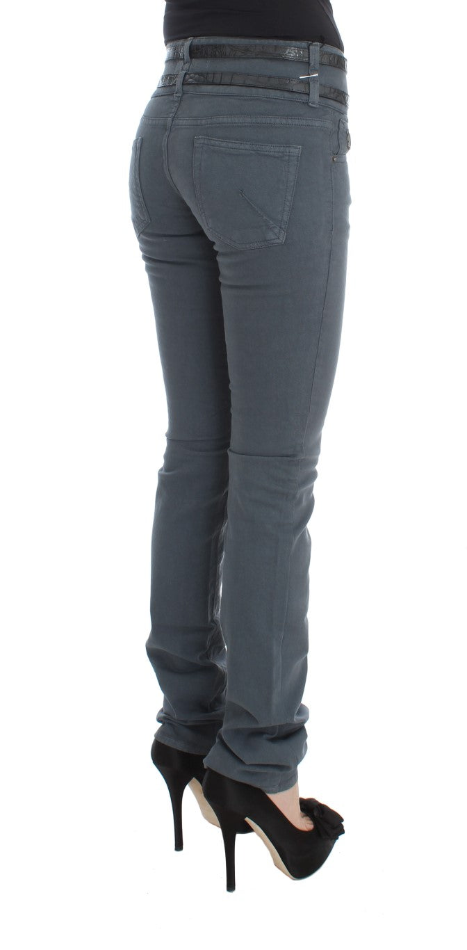 Schlanke Slim Fit italienische Jeans in schickem Blau