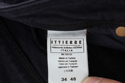 Schicke, lässig geschnittene italienische Designer-Jeans