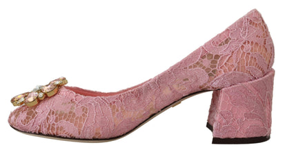 Pastellrosa Pumps mit Spitze und Kristallverzierung