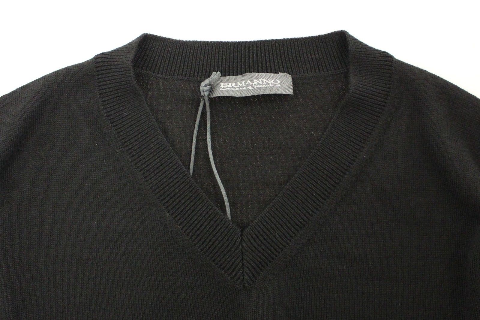 Eleganter schwarzer Pullover aus Wollmischung mit V-Ausschnitt