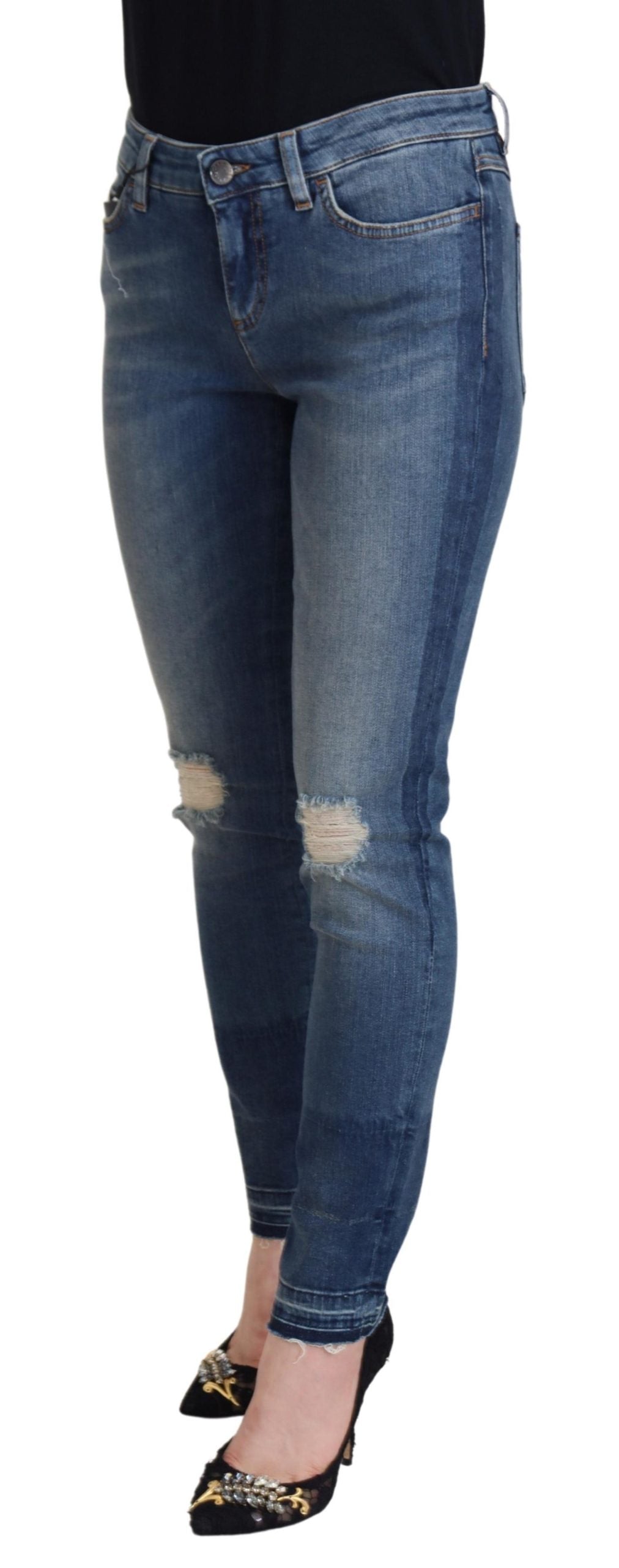 Elegante zerfetzte Jeanshose – Schicke Freizeitkleidung