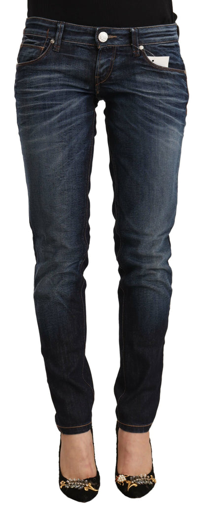 Schicke Slim Fit Jeans in verwaschenem Blau