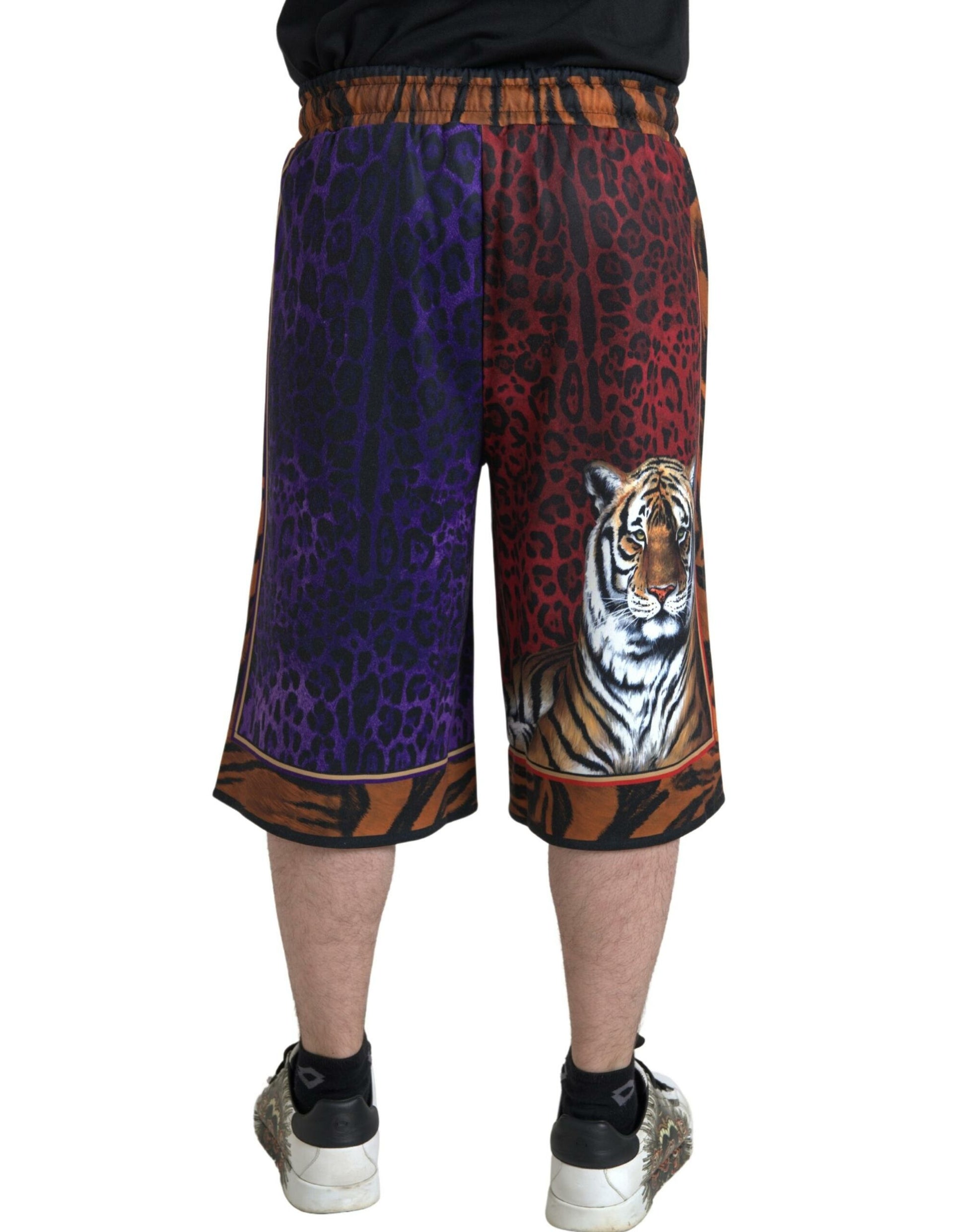 Schicke mehrfarbige Bermudashorts mit exotischem Print