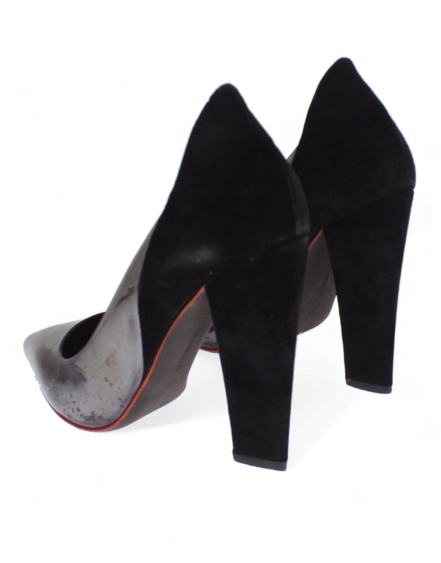 Schicke Pumps aus metallicgrauem Leder