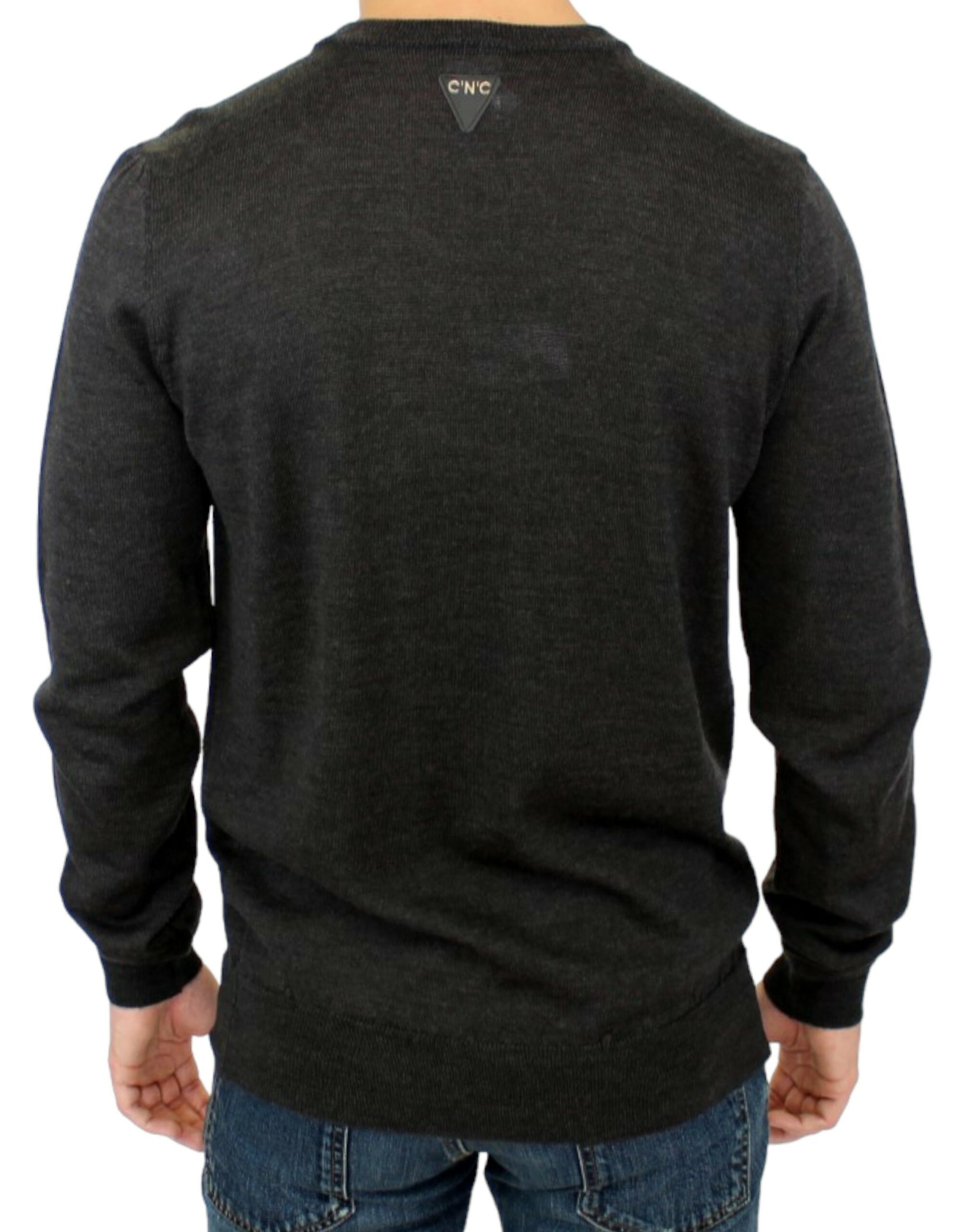 Eleganter grauer Pullover mit Rundhalsausschnitt