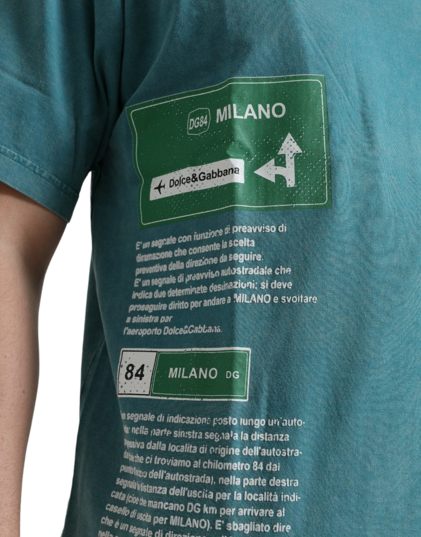 Schickes blaues Baumwoll-T-Shirt mit Milano-Motiv