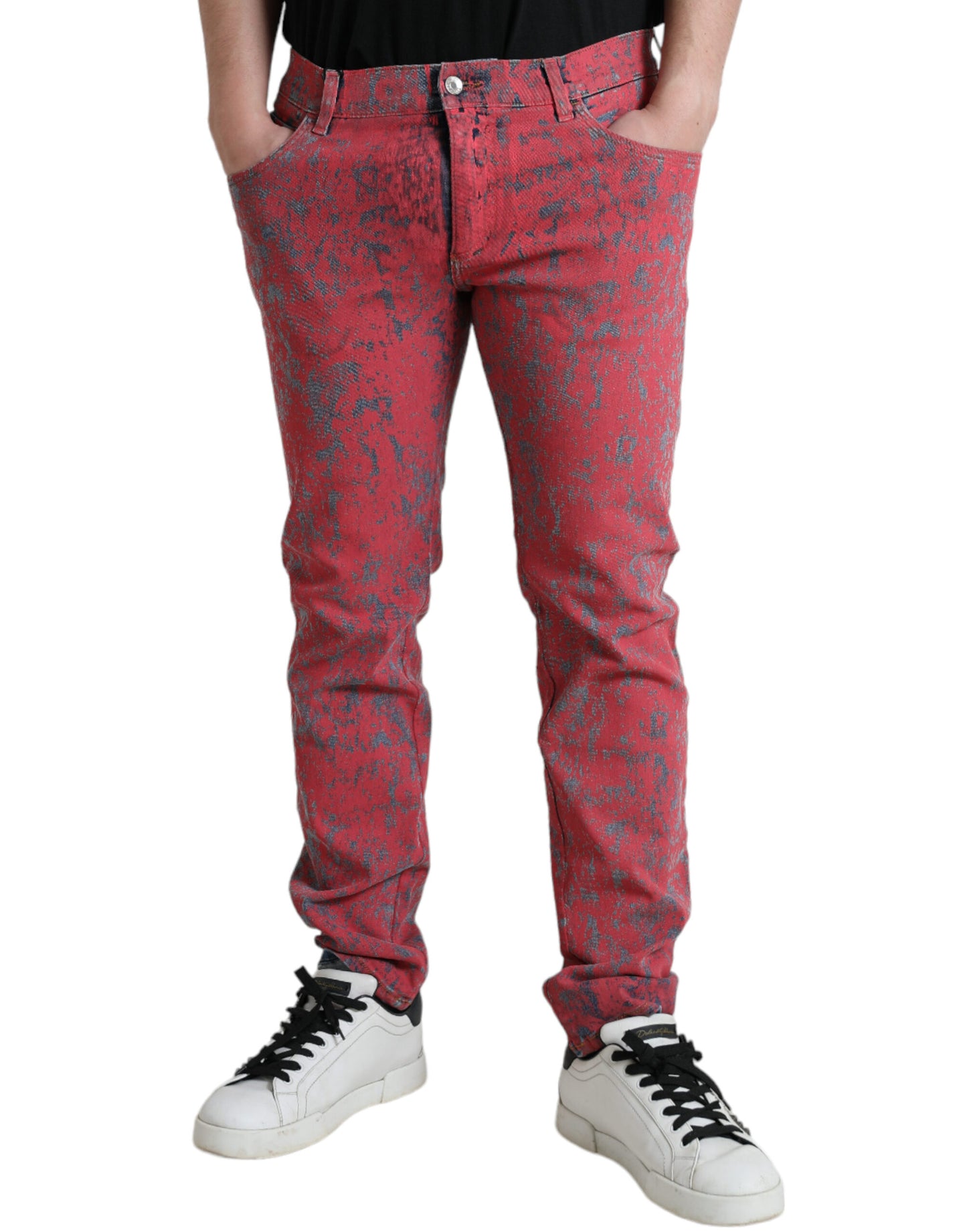 Rote Skinny-Jeans mit Batikmuster