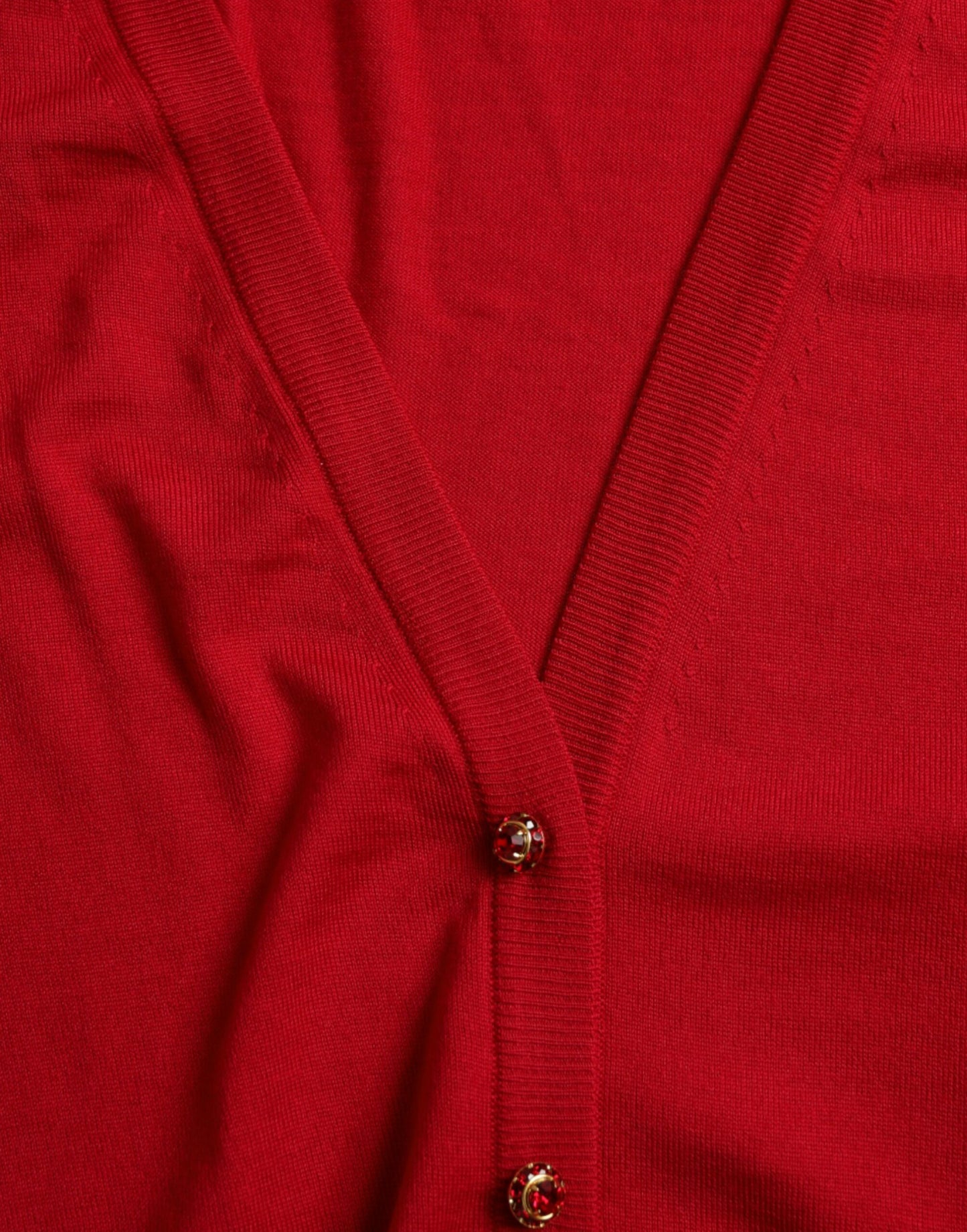 Eleganter roter Woll-Cardigan mit V-Ausschnitt