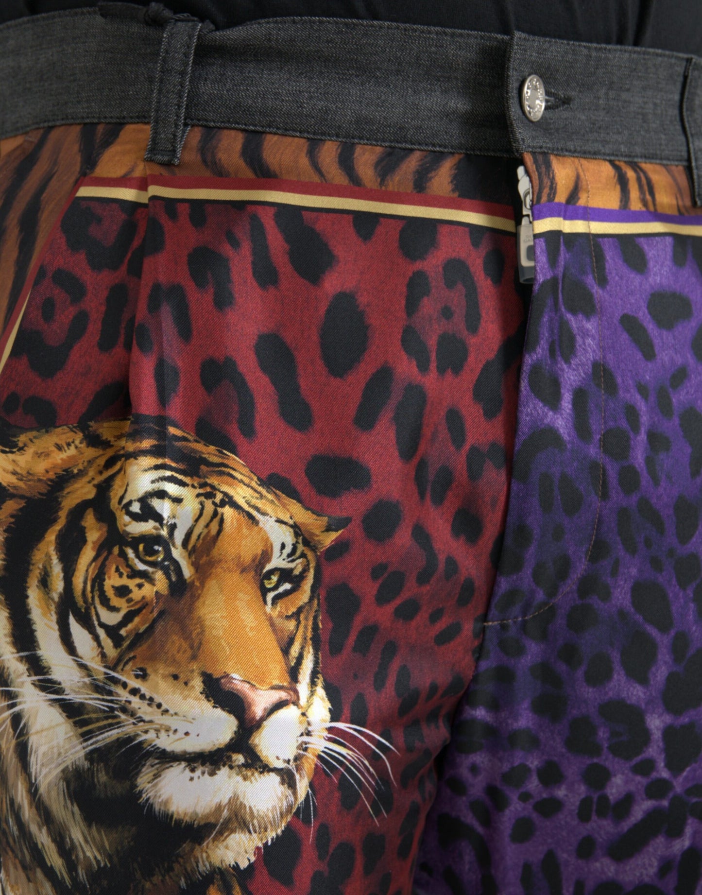 Lockere Karottenhose aus Baumwolle mit mehrfarbigem Tiger-Leopardenmuster