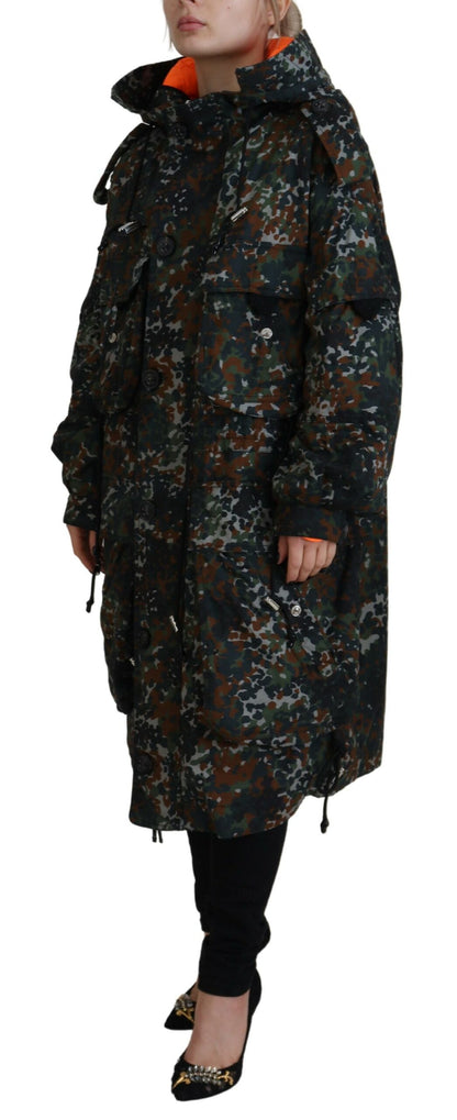 Grüne Parka-Jacke mit Kapuze und Camouflage-Print im Goth-Stil