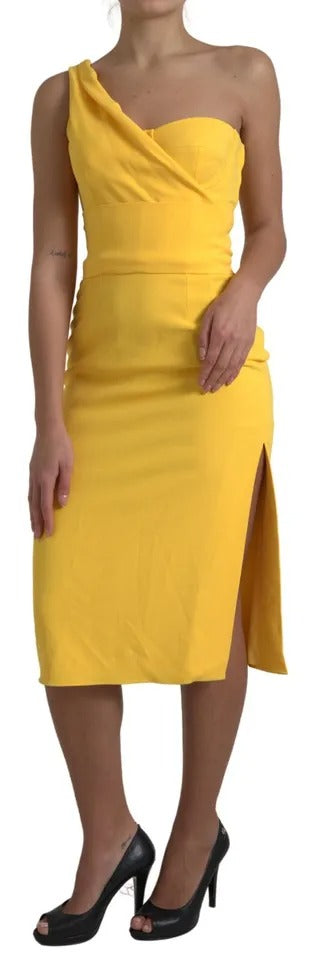 Gelbes Midikleid mit One-Shoulder-Träger und seitlichem Schlitz