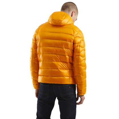 Orangefarbene Nylonjacke