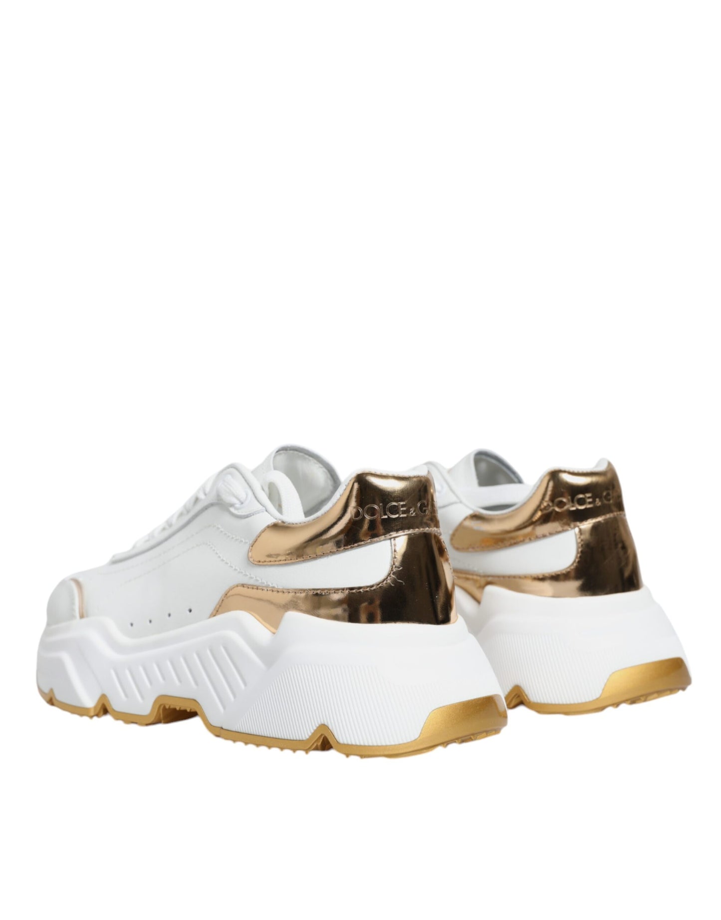 Daymaster Low Top Sneaker in Weiß und Gold