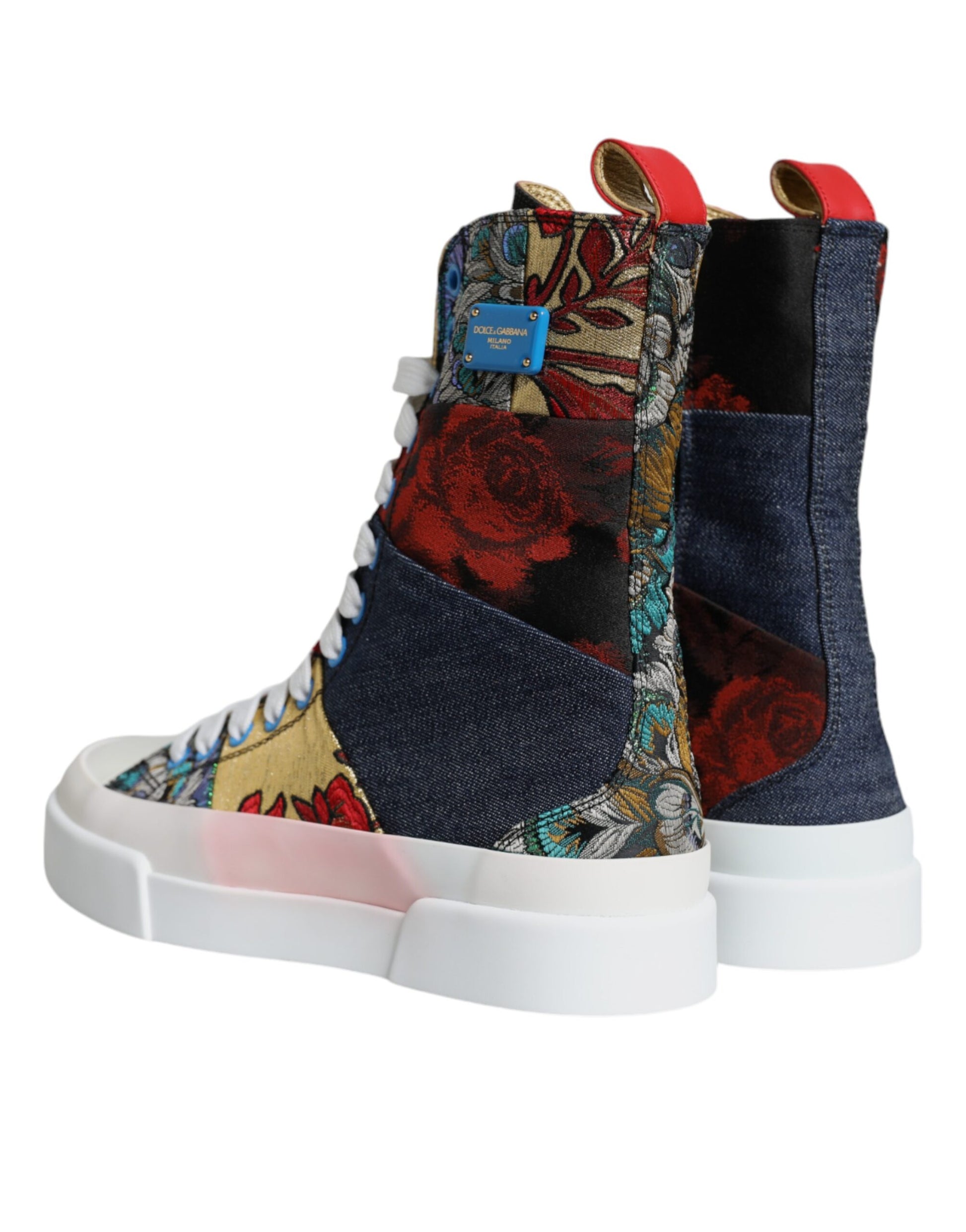 Mehrfarbige hohe Sneakers mit Patchwork-Logo