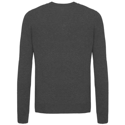 Grauer Wollpullover