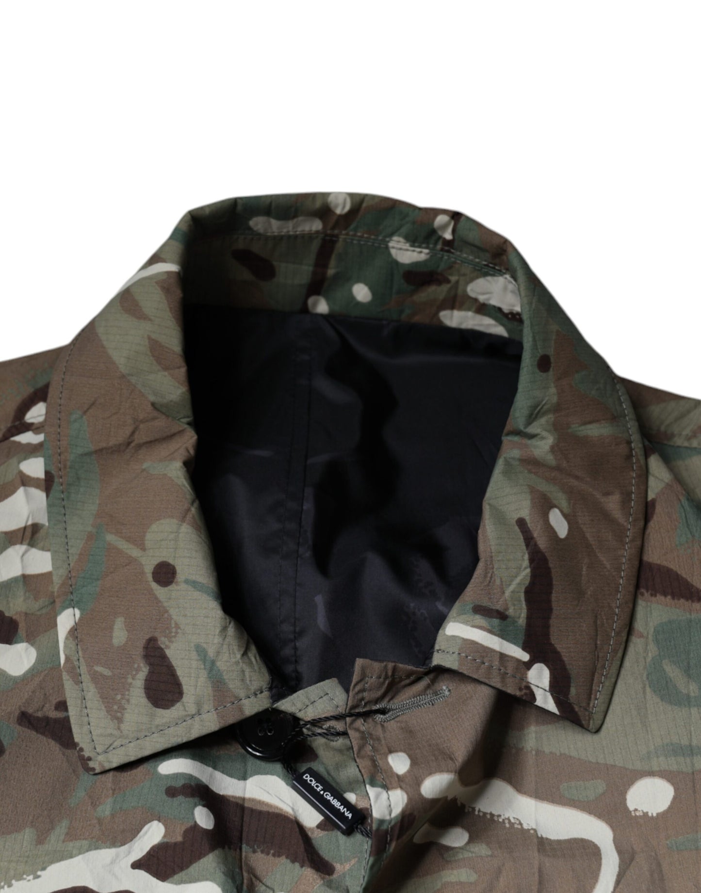 Mehrfarbige Manteljacke mit Camouflage-Kragen