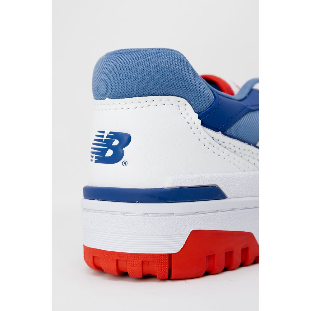 Blauer Sneaker aus Kunstleder