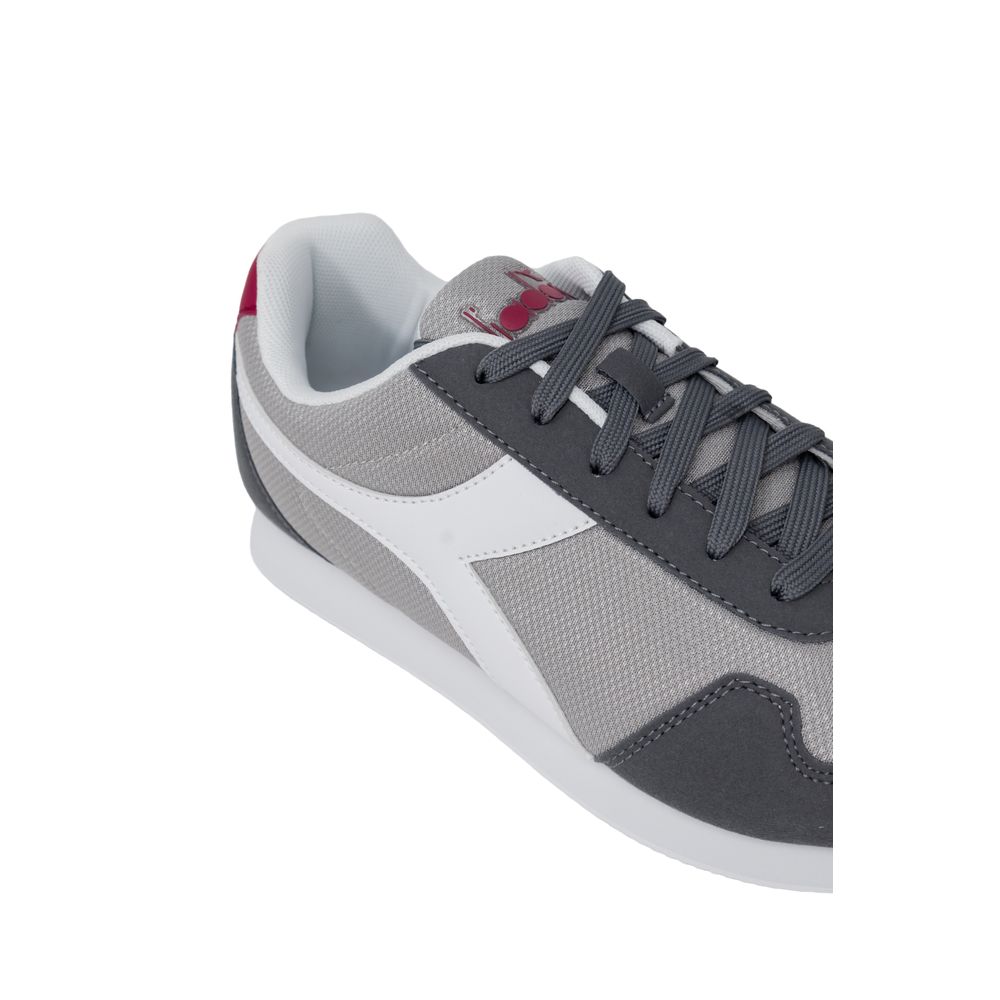 Grauer Polyester-Sneaker