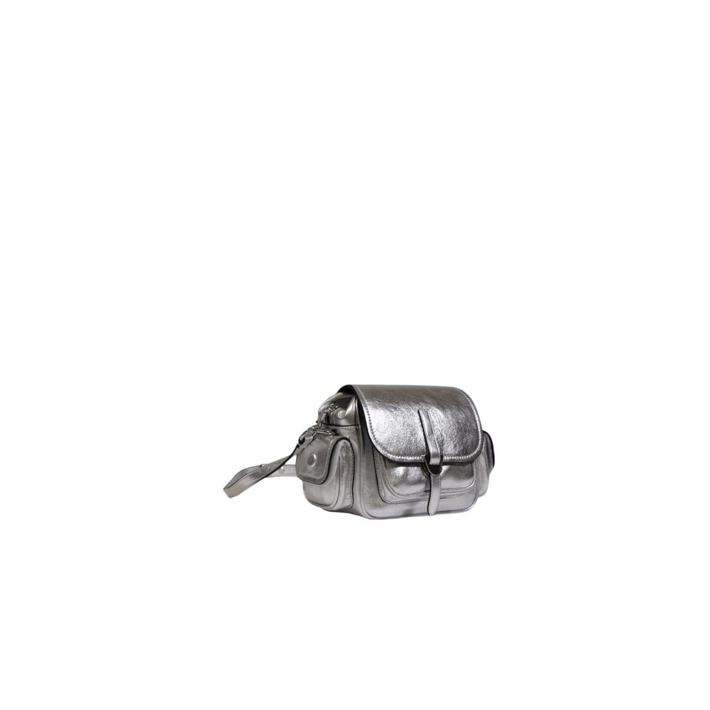 silberne Lederhandtasche