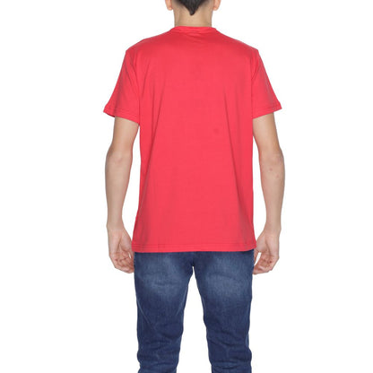 Rotes Baumwoll-T-Shirt