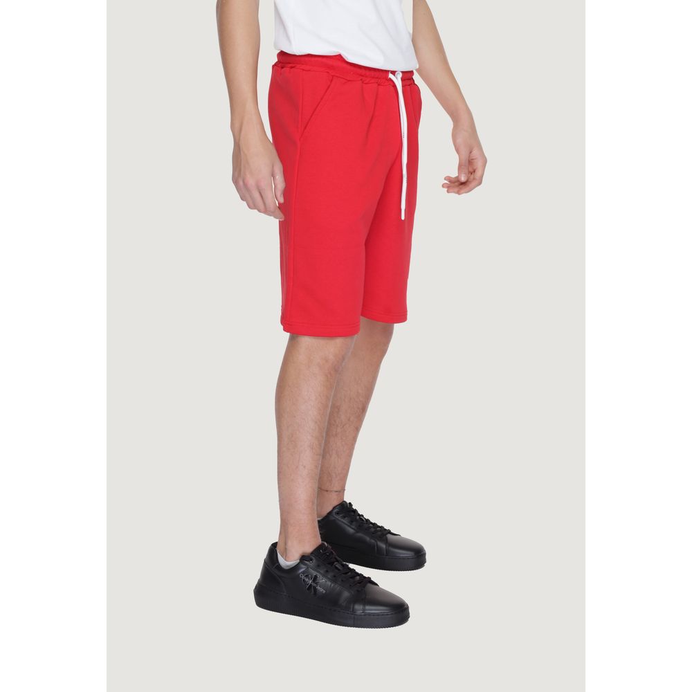 Rote Baumwollshorts