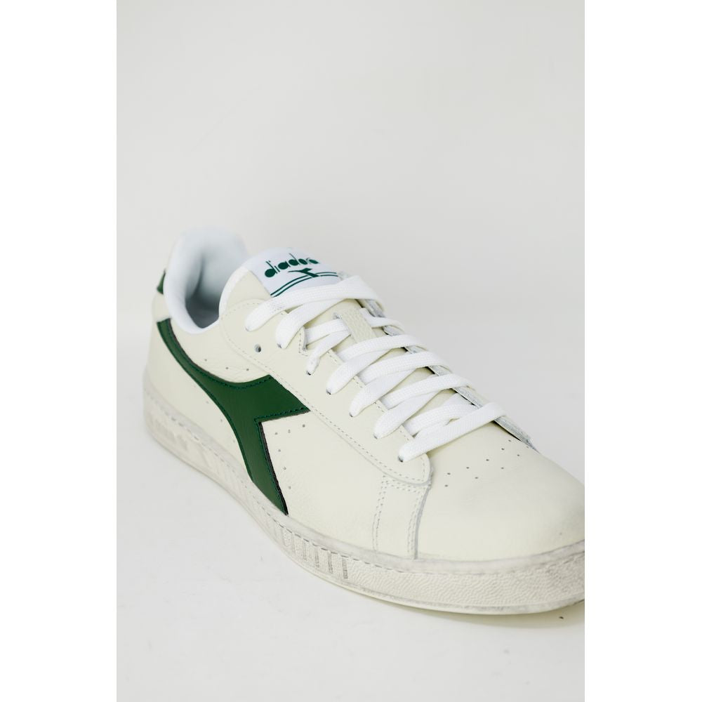 Grüner Sneaker aus Kunstleder