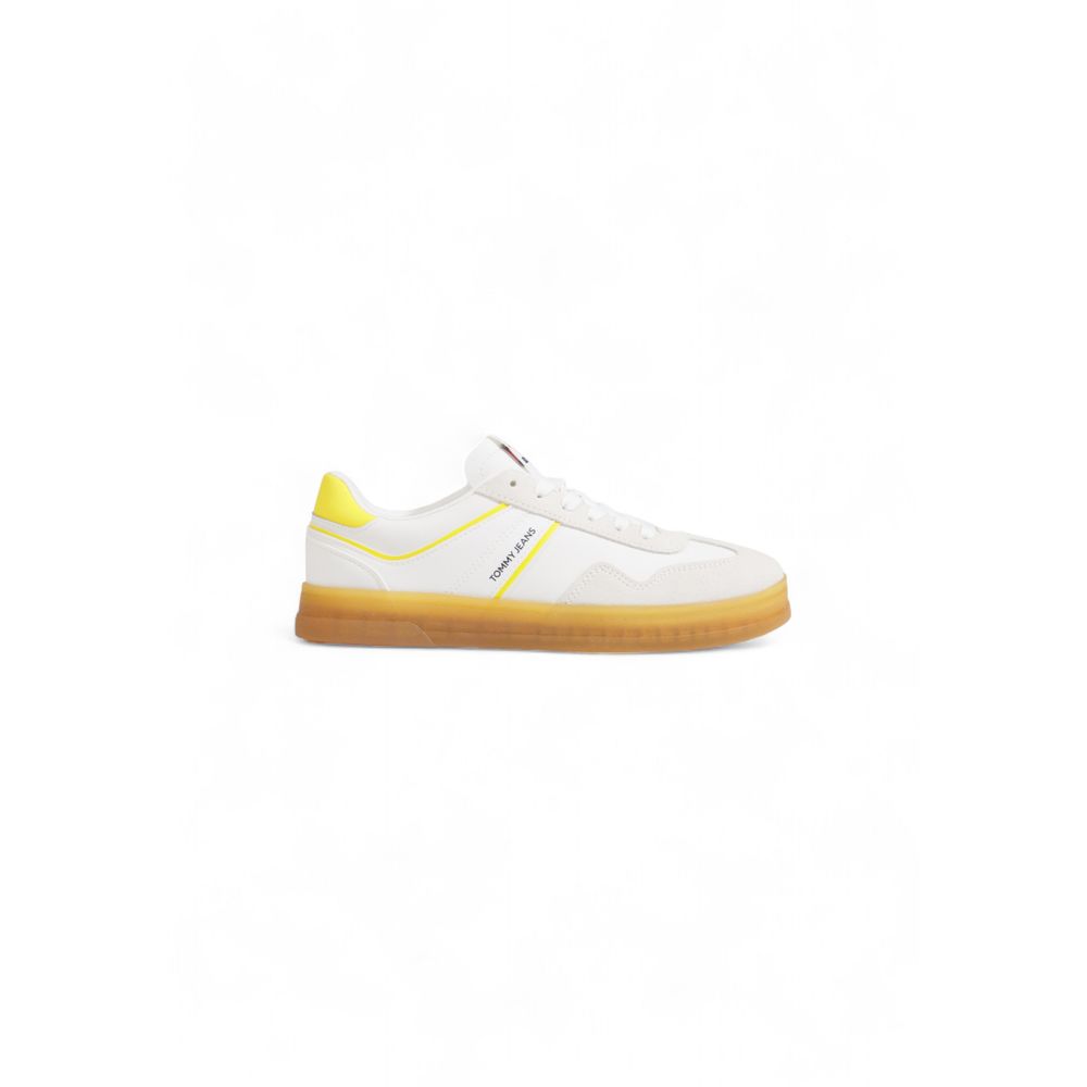 Gelber Wildleder-Sneaker