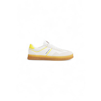 Gelber Wildleder-Sneaker