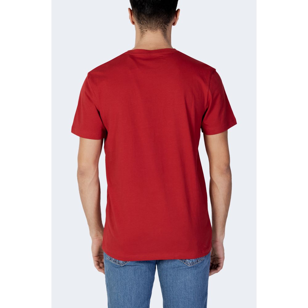 Rotes Baumwoll-T-Shirt