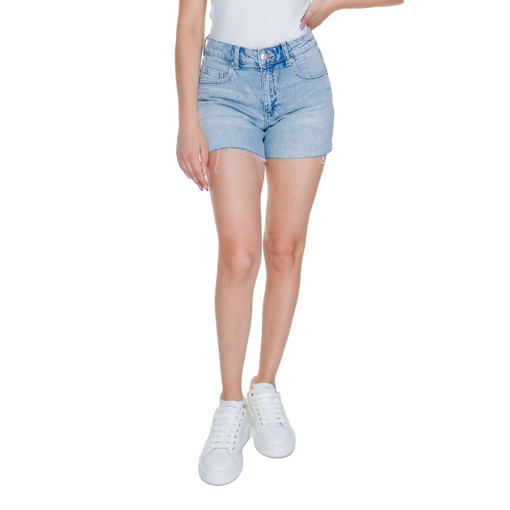 Hellblaue Baumwollshorts