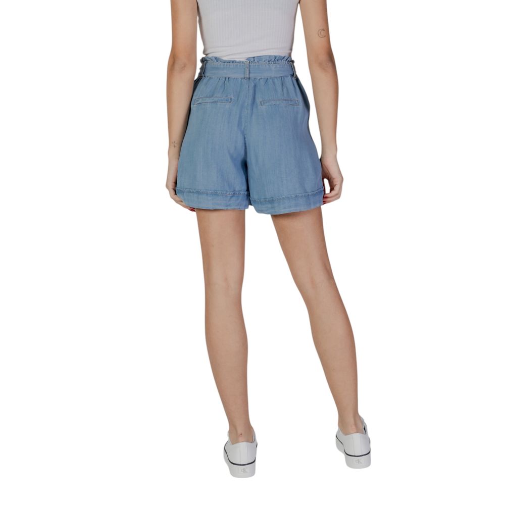 Hellblaue Shorts aus Lyocell