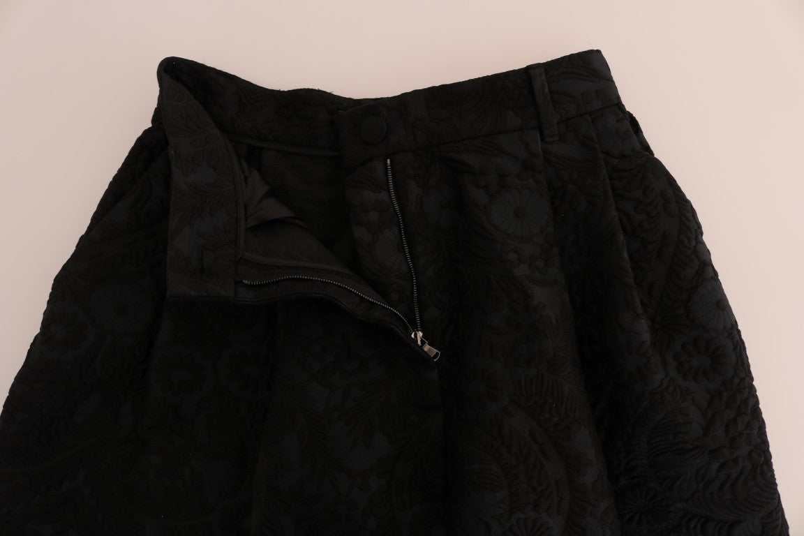 Elegante Shorts aus geblümtem Brokat