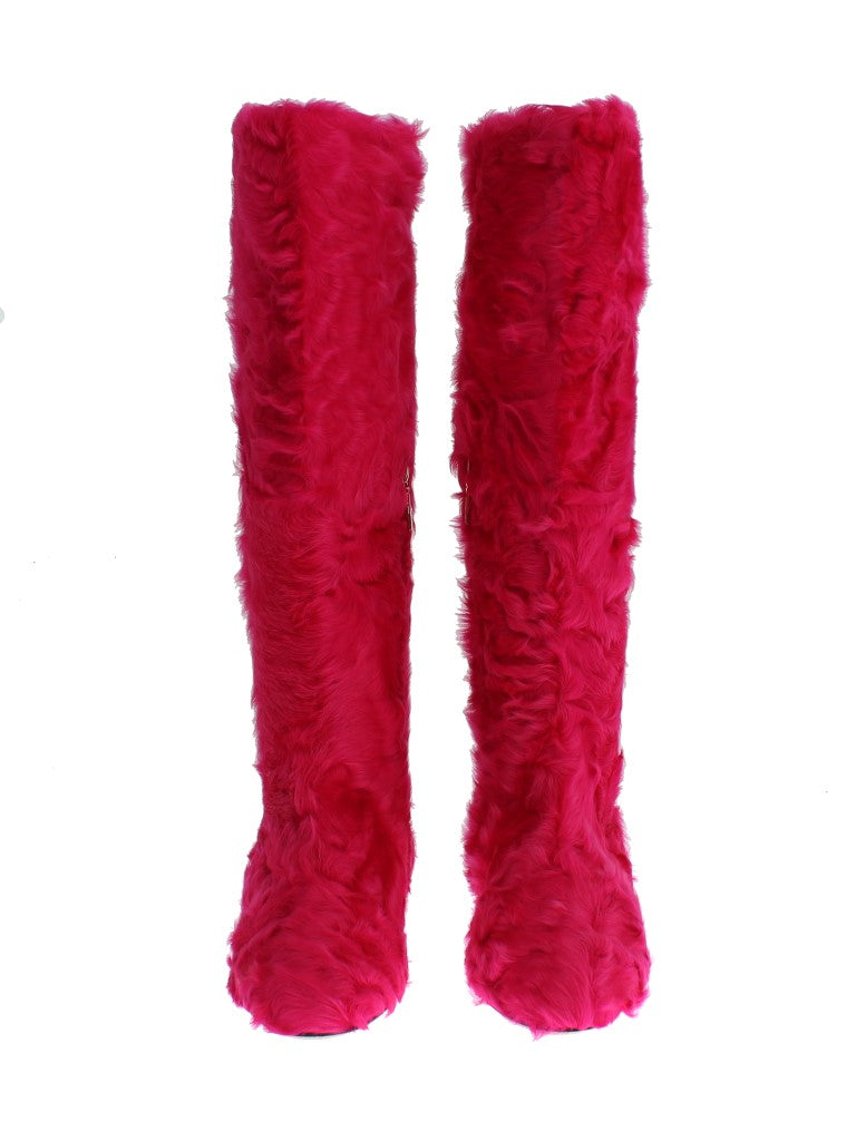 Elegante rosa Lammfellstiefel