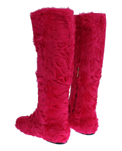 Elegante rosa Lammfellstiefel