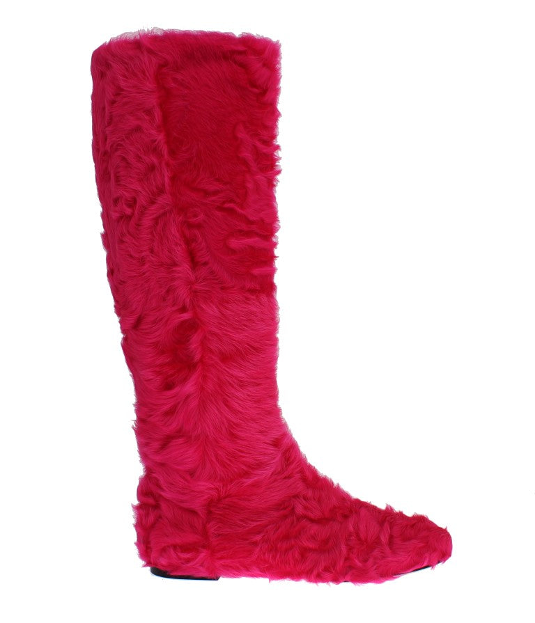 Elegante rosa Lammfellstiefel